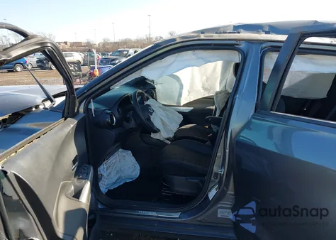 2019 Nissan Kicks Sv z USA, uszkodzony, nr VIN 3N1CP5CU4KL510218